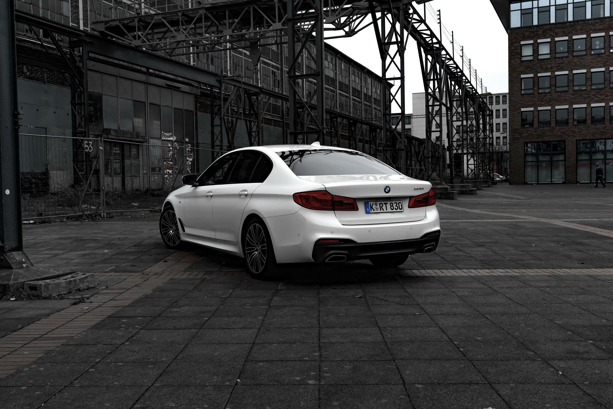 BMW 520i back